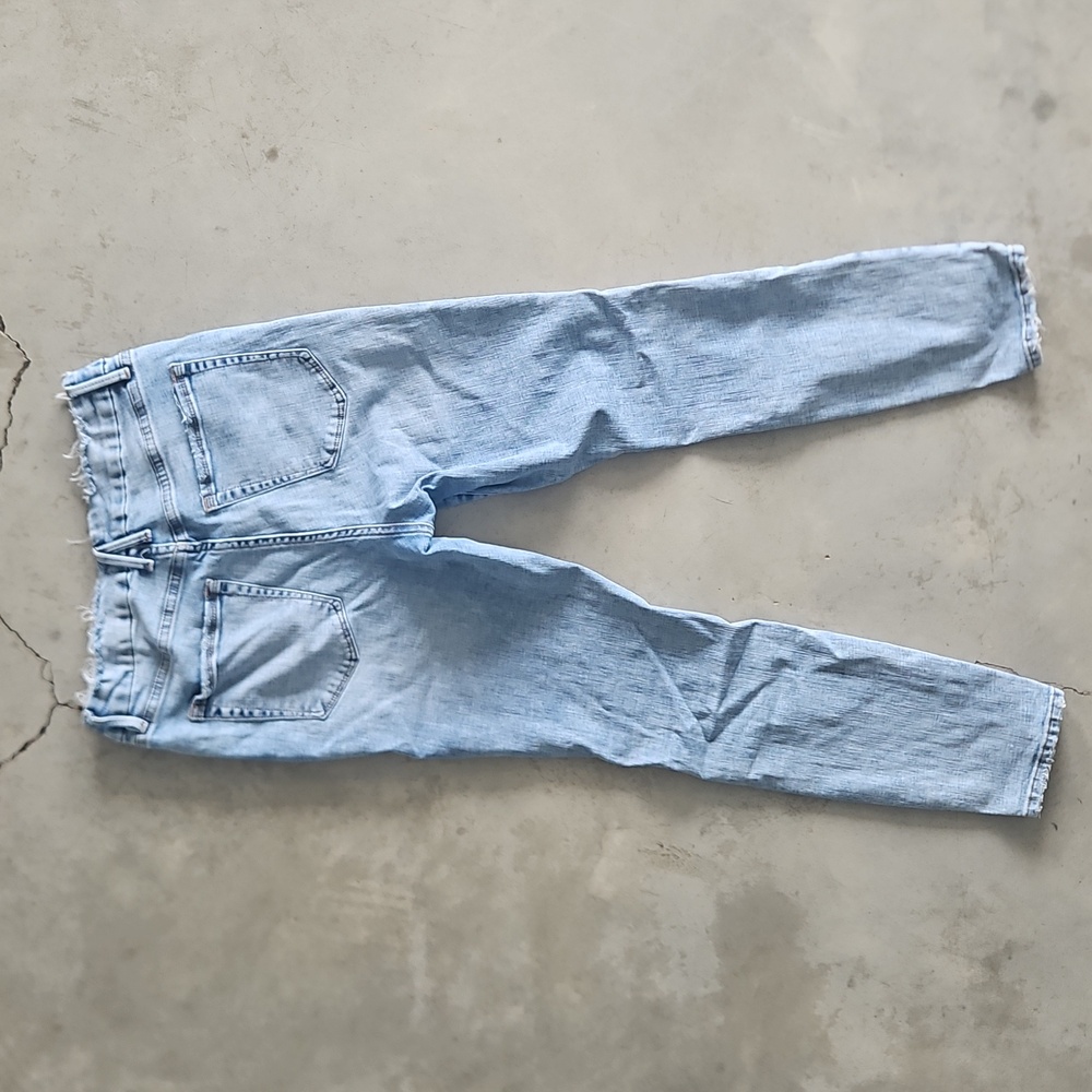 Good American Light Blue Frayed Hem Skinny Jeans Size 12 / 31 - Picture 4 of 7